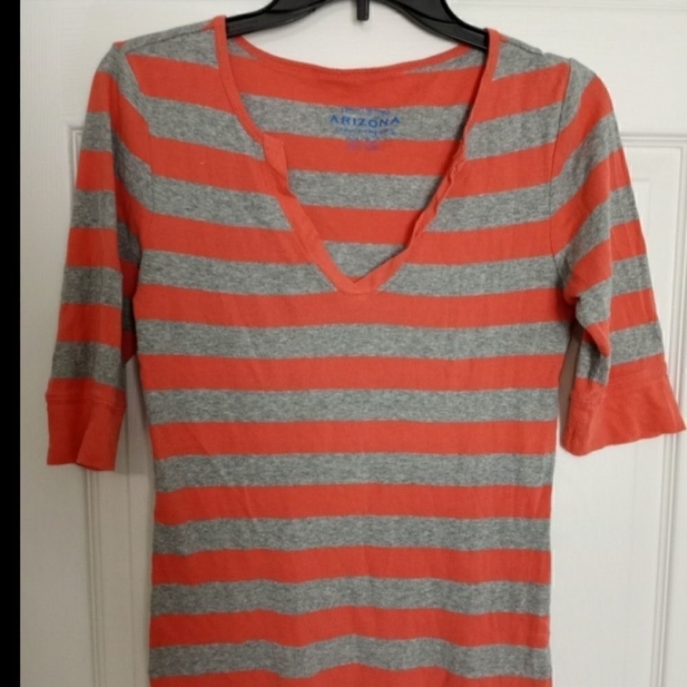 Arizona Jean Company Woman Gray/ Orange 3/4 Sleeve T-shirt L.Condition is "Pre-